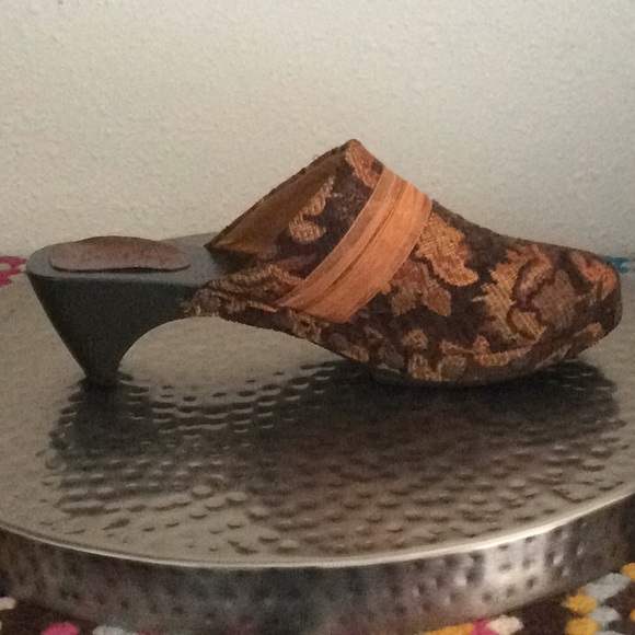 Dick & Jayne Tapestry Clogs - Picture 8 of 8